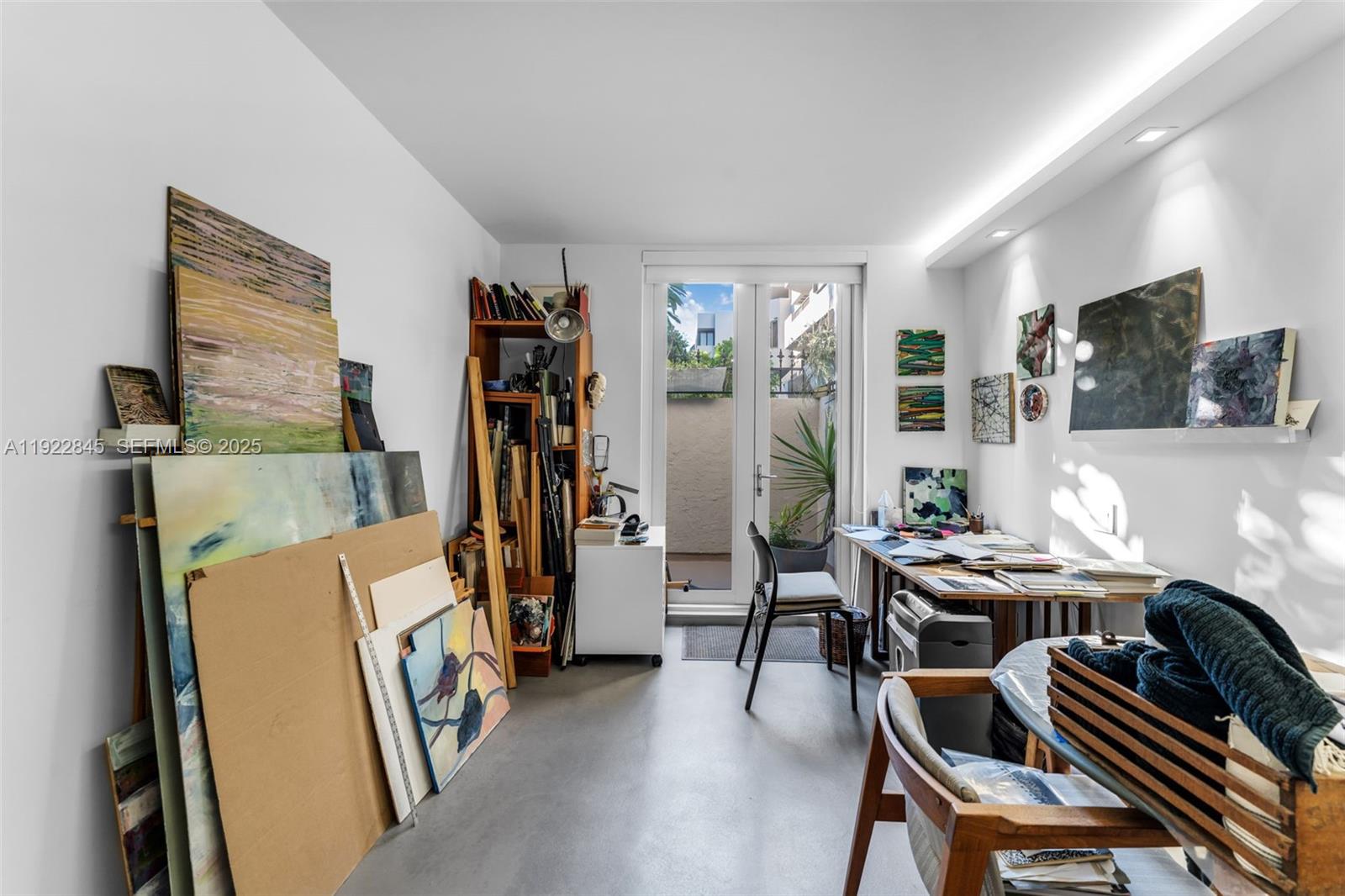 161 Crandon Blvd # 125