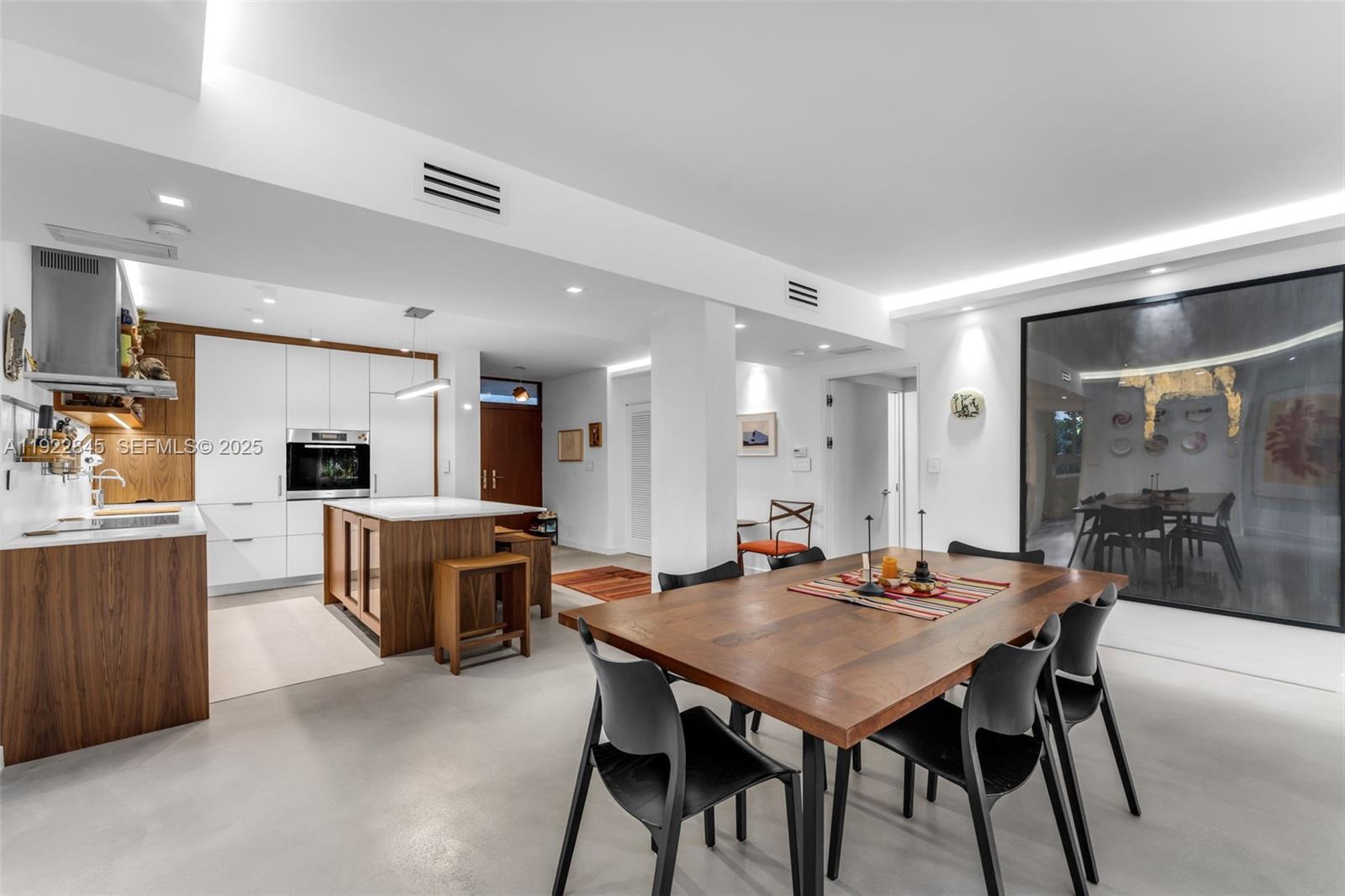 161 Crandon Blvd # 125