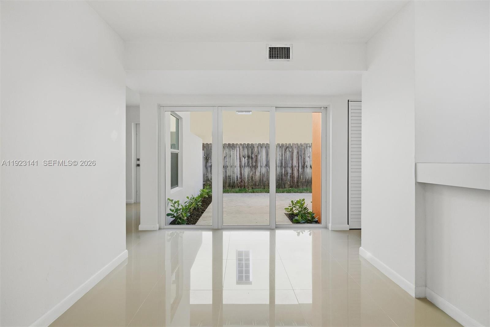 1045 SW 25th Ave