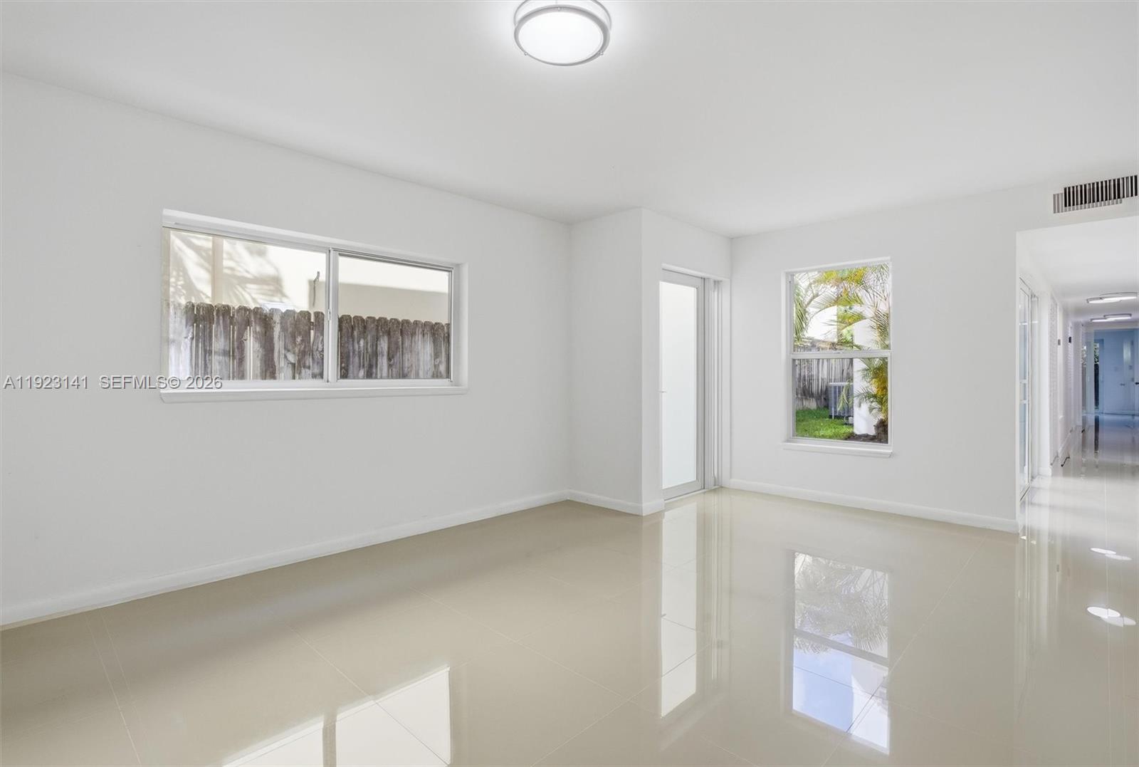 1045 SW 25th Ave