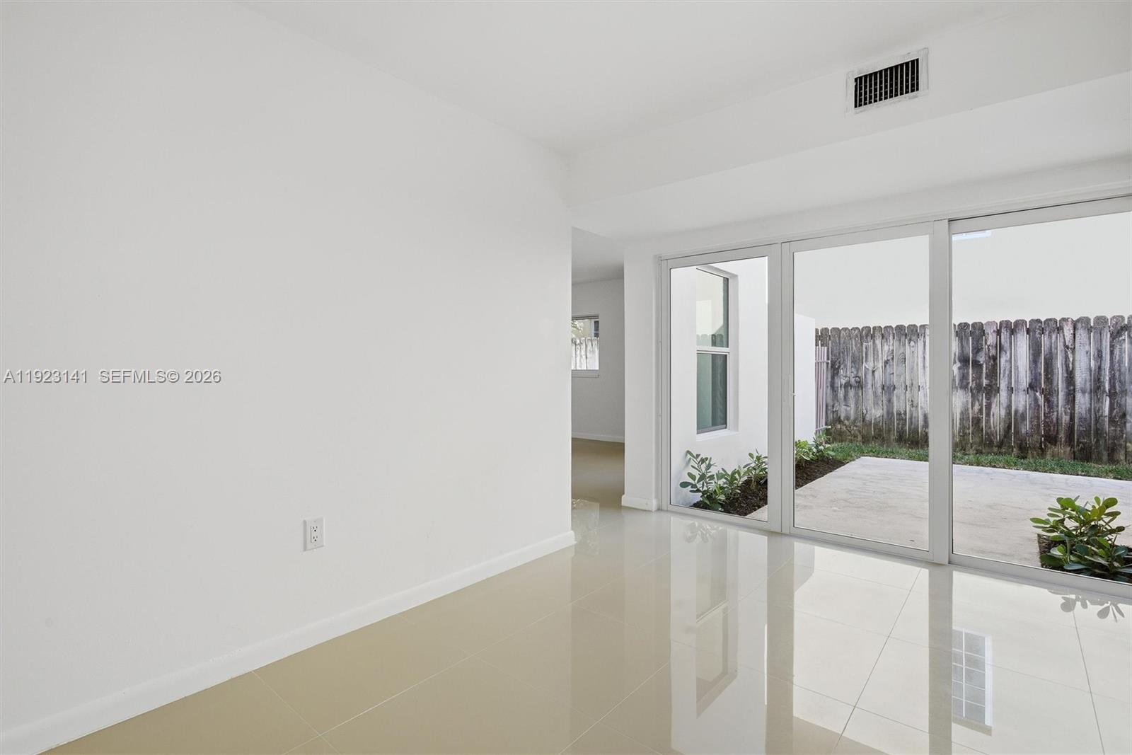 1045 SW 25th Ave