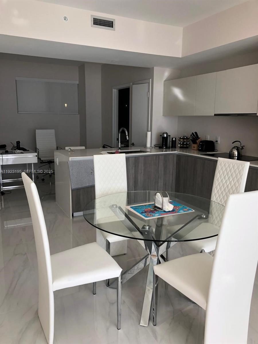 2900 NE 7th Ave # 3203