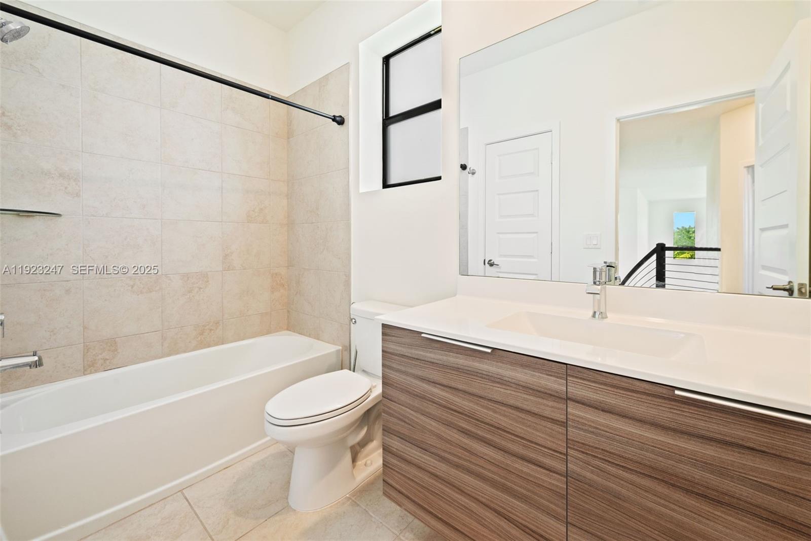 16060 NW 89th Ct Unit: *