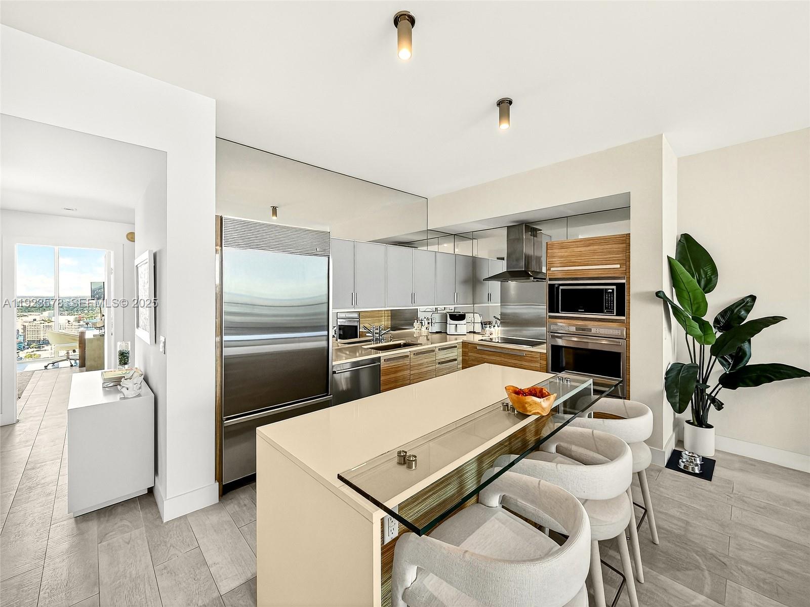 2020 N Bayshore Dr # 4103