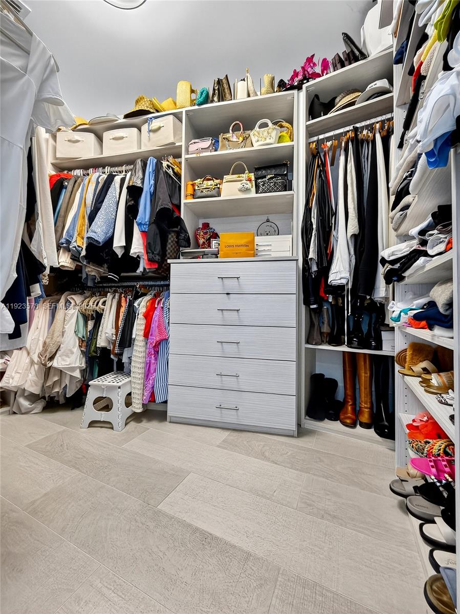 2020 N Bayshore Dr # 4103