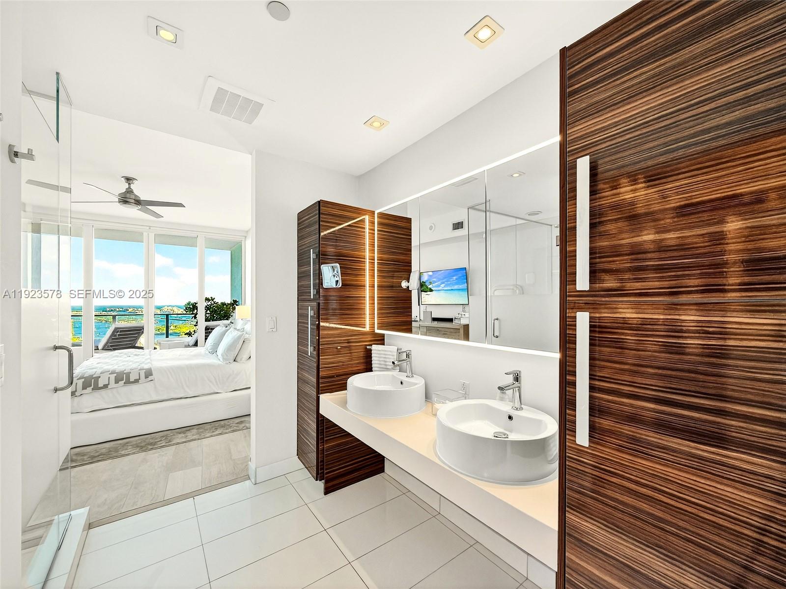 2020 N Bayshore Dr # 4103