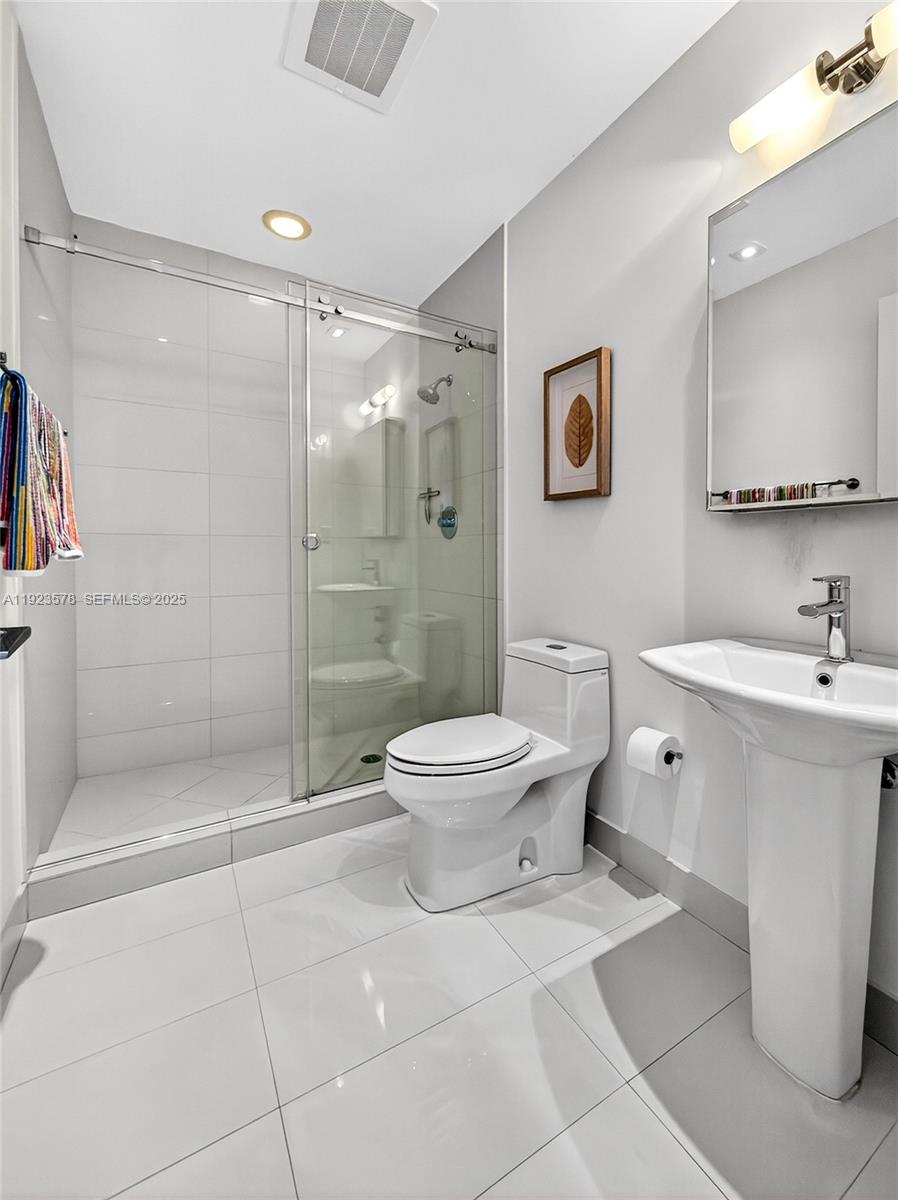 2020 N Bayshore Dr # 4103