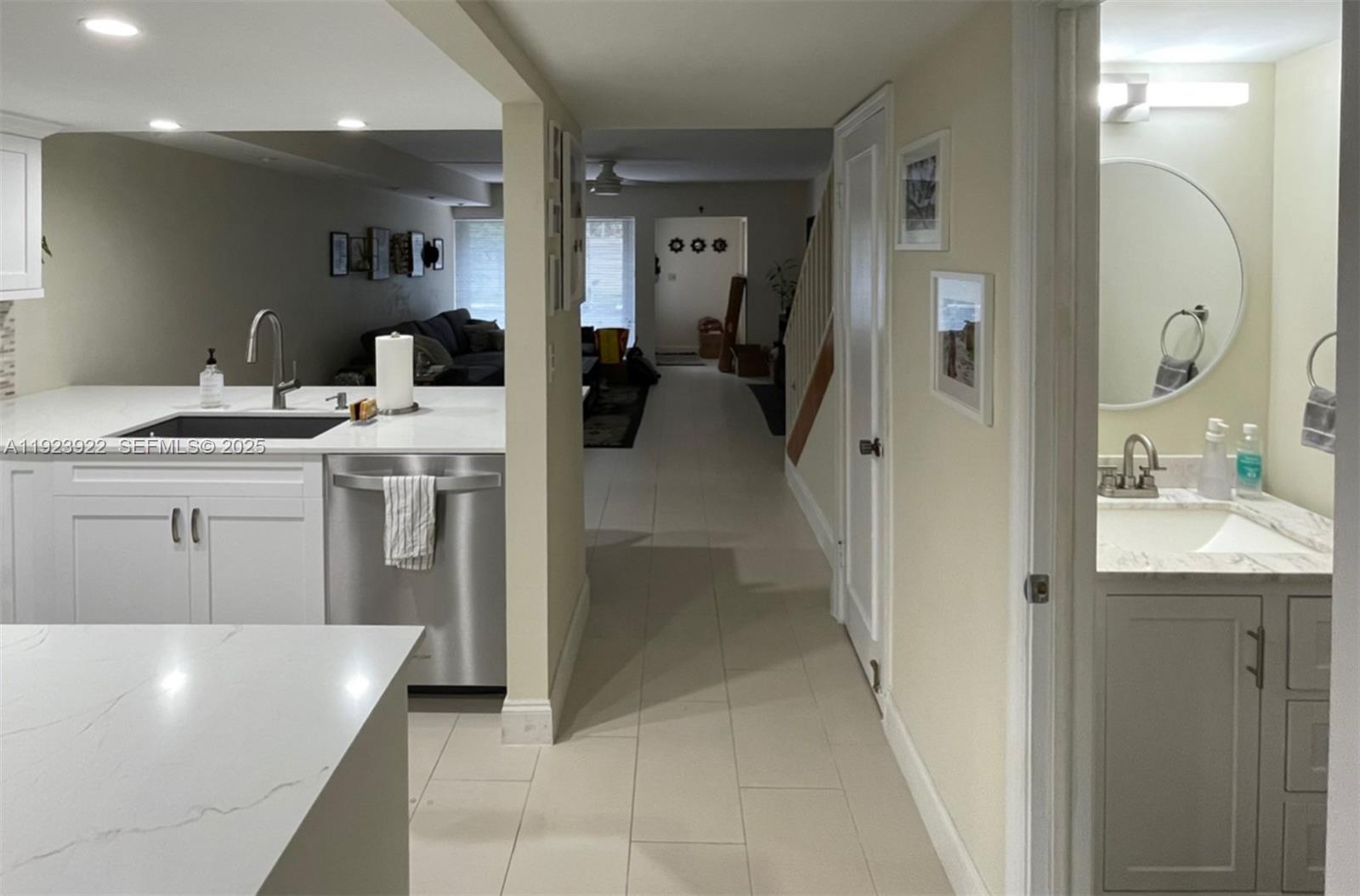 5555 N Ocean Blvd # 28