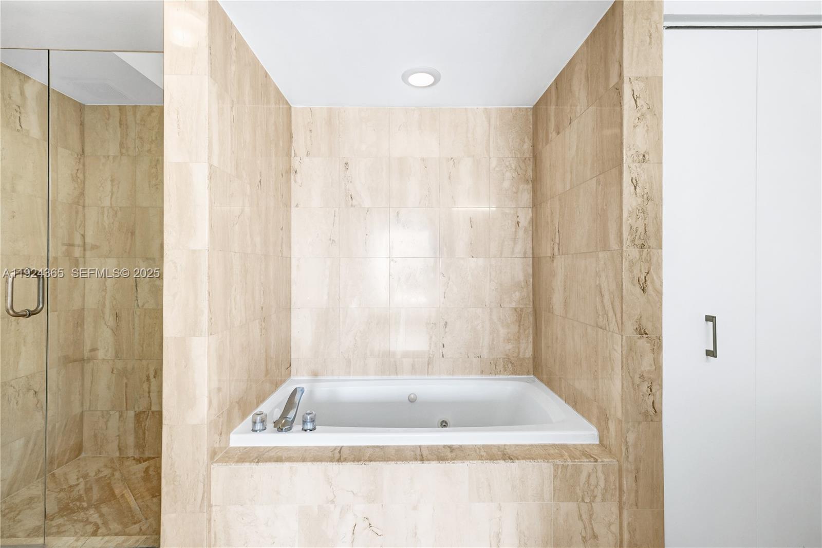 1800 Sunset Harbour Dr # 803