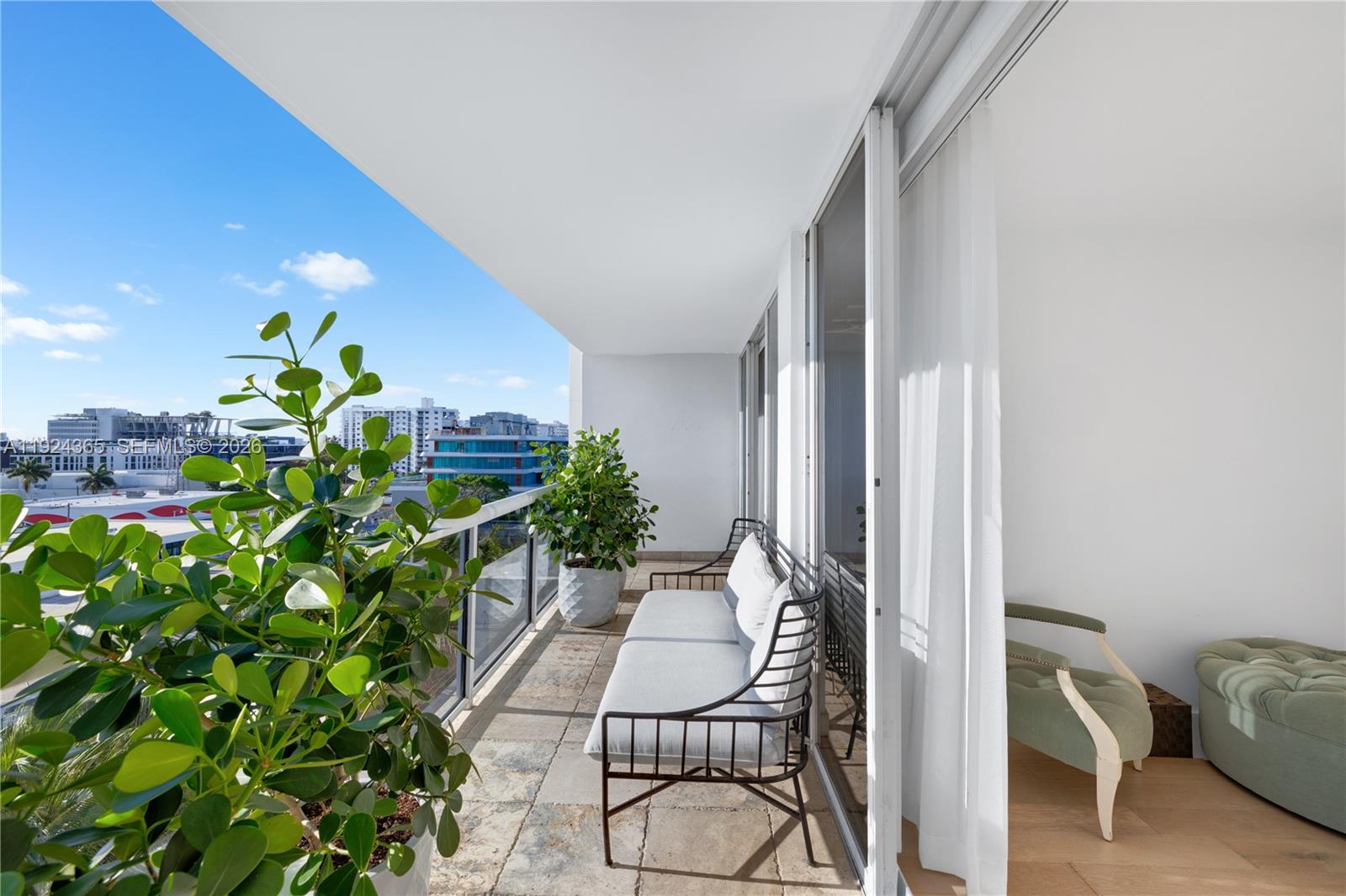 1800 Sunset Harbour Dr # 803