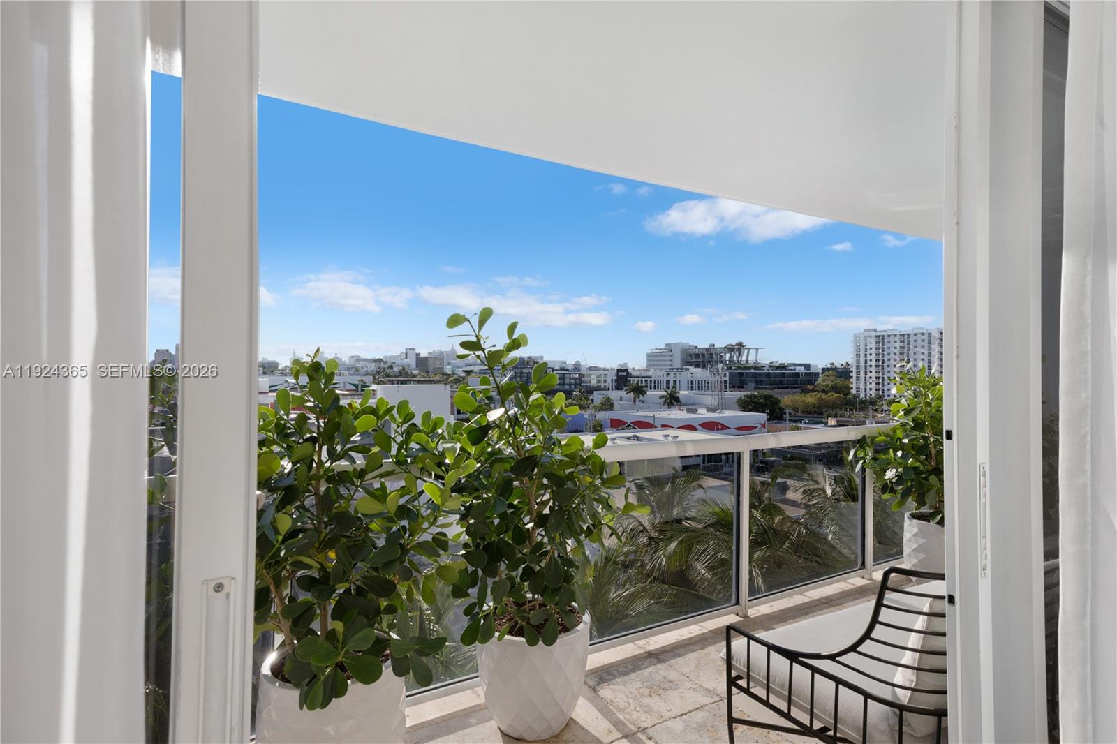 1800 Sunset Harbour Dr # 803