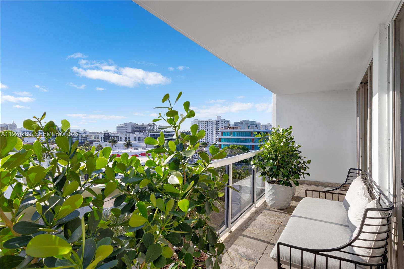 1800 Sunset Harbour Dr # 803