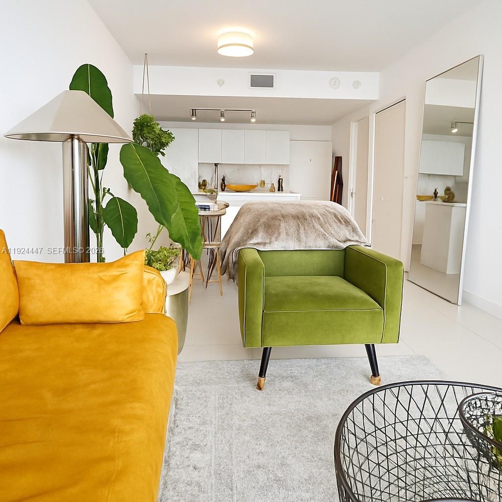 501 NE 31st St # 2902