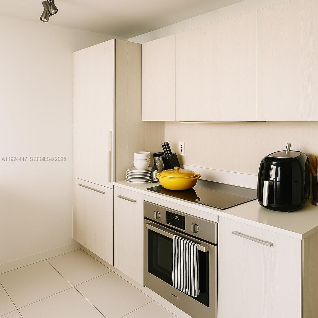 501 NE 31st St # 2902