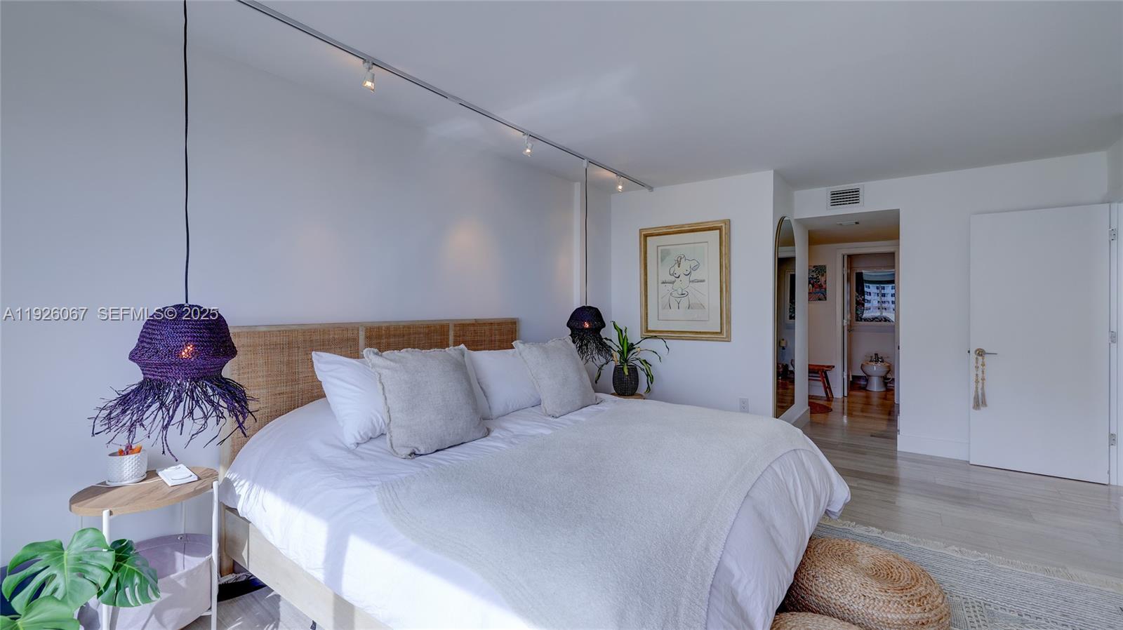 177 Ocean Lane Dr # 707