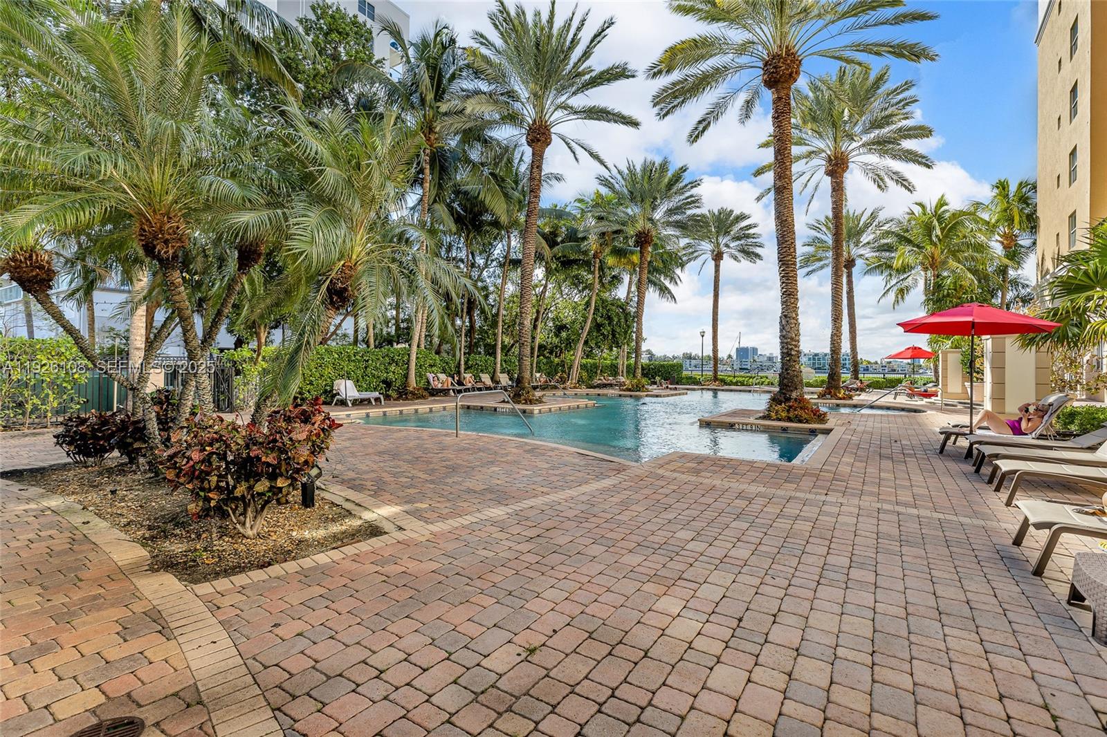 17150 N Bay Rd # 2301