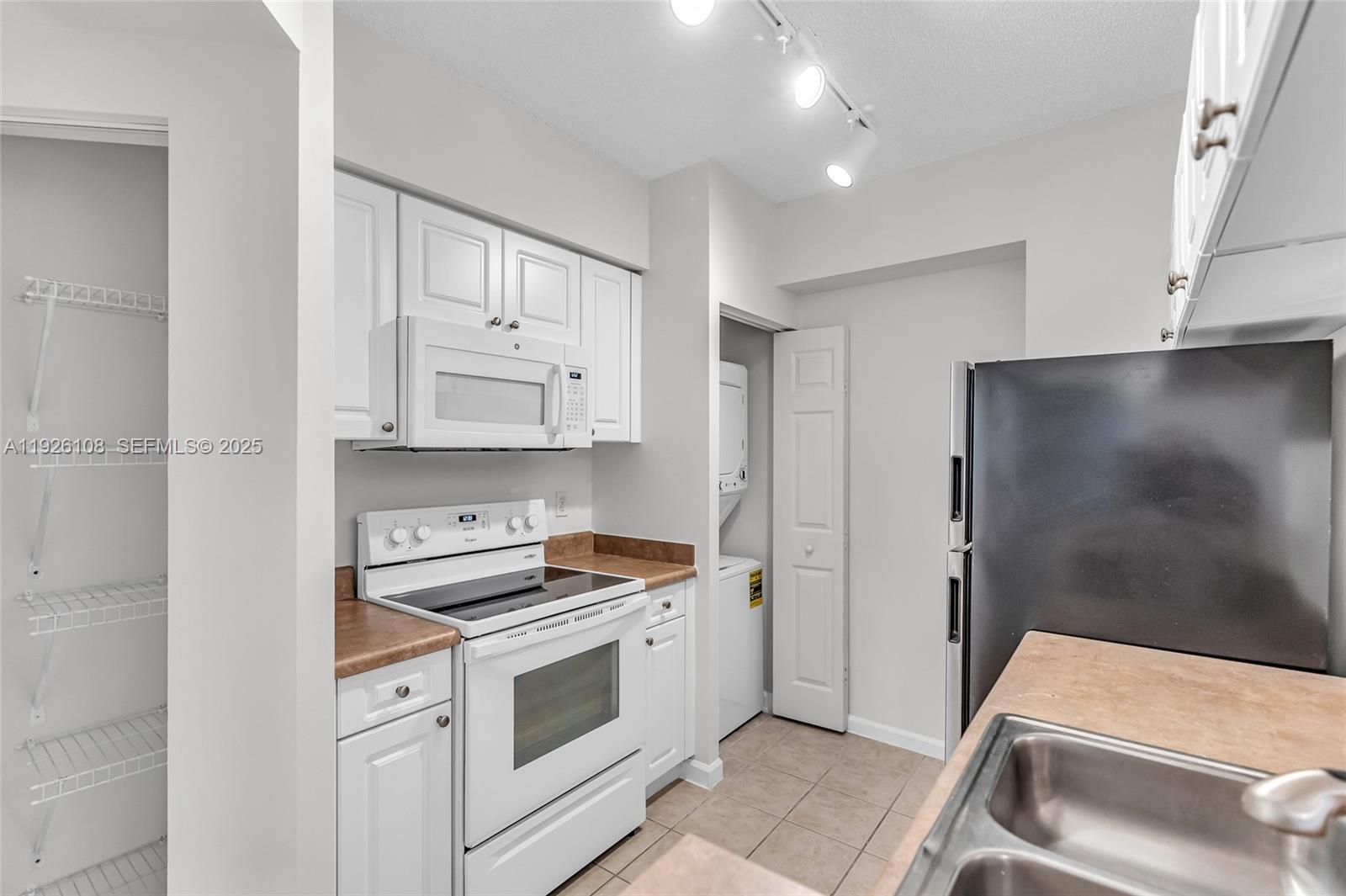 17150 N Bay Rd # 2301