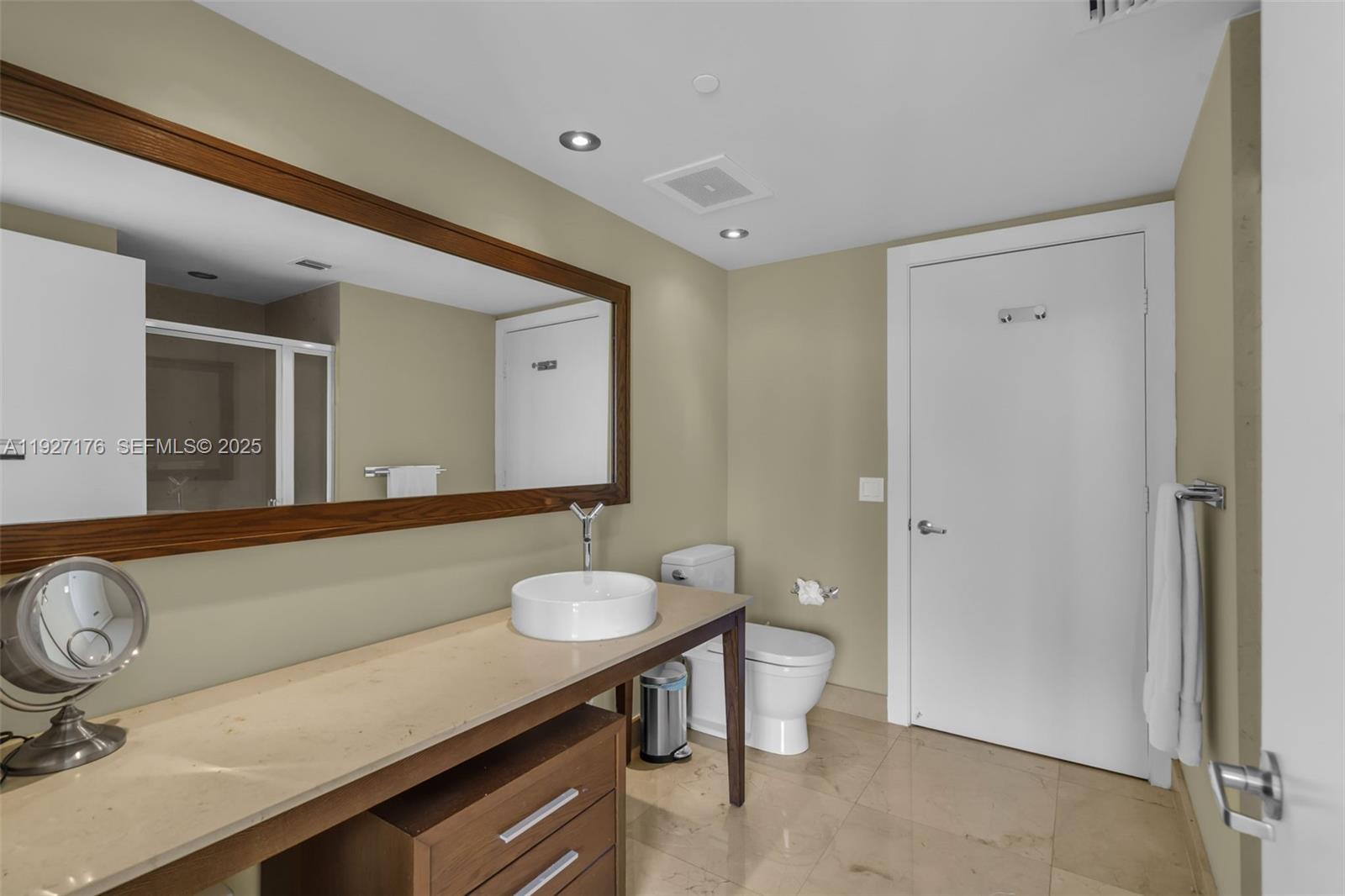 495 Brickell Ave # 2405