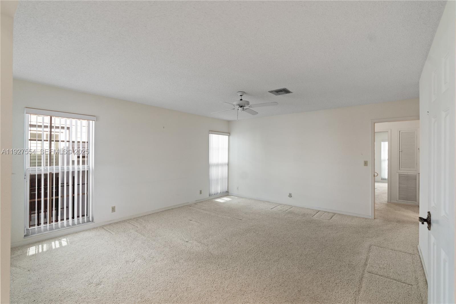 1194 Hillsboro Mile # 33