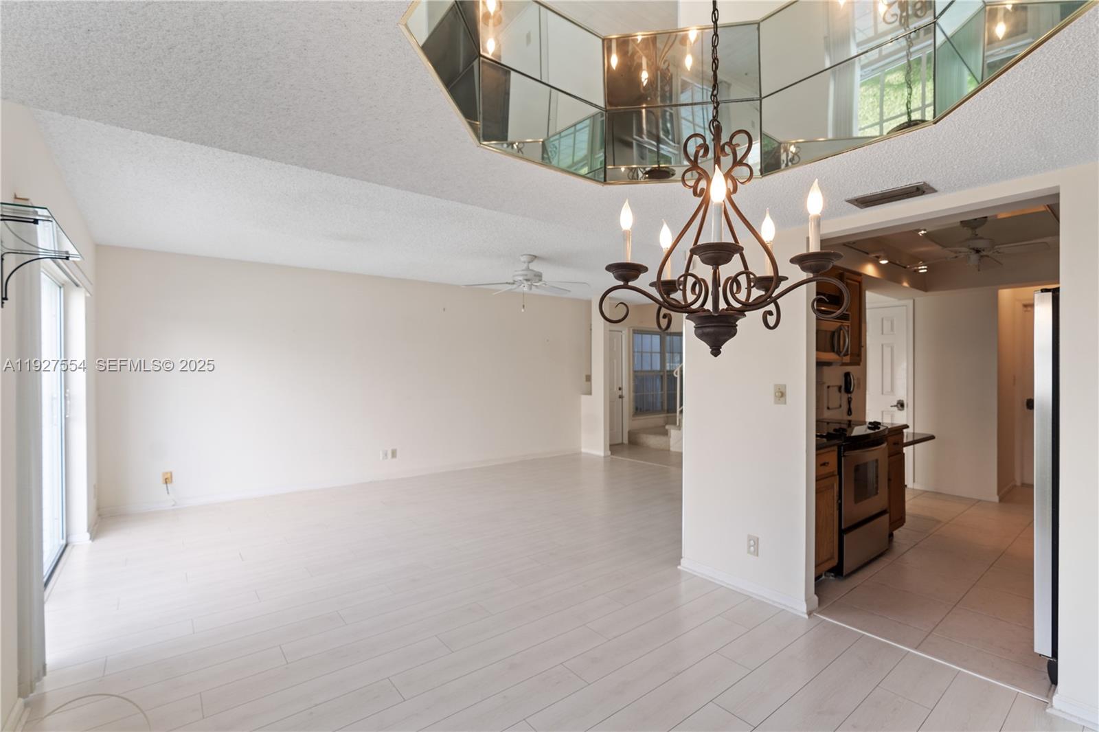 1194 Hillsboro Mile # 33