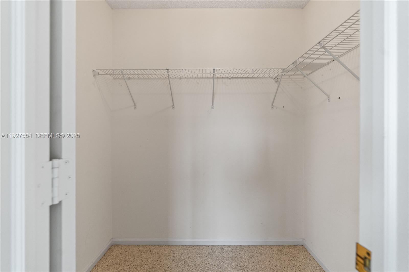 1194 Hillsboro Mile # 33