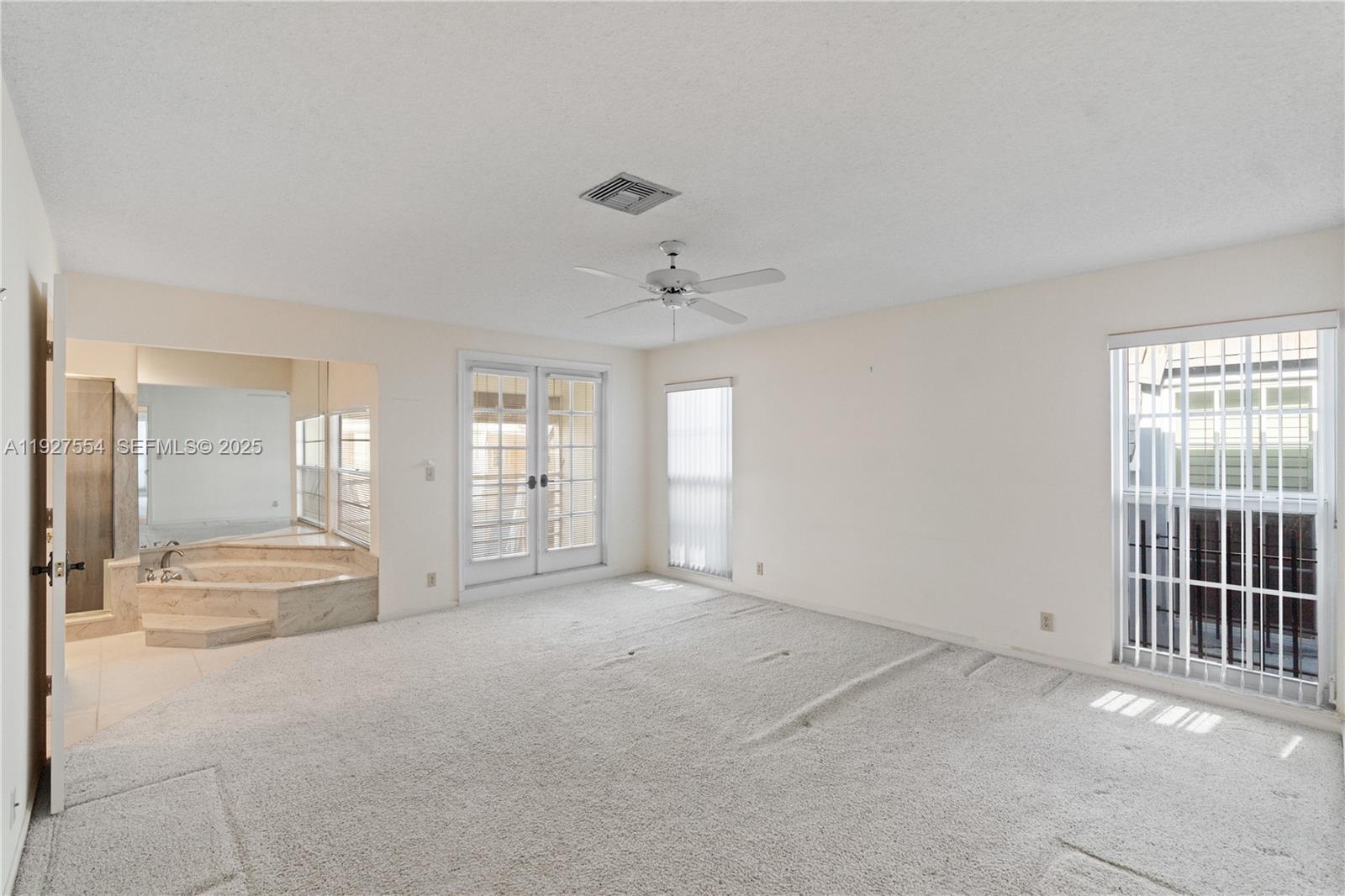 1194 Hillsboro Mile # 33