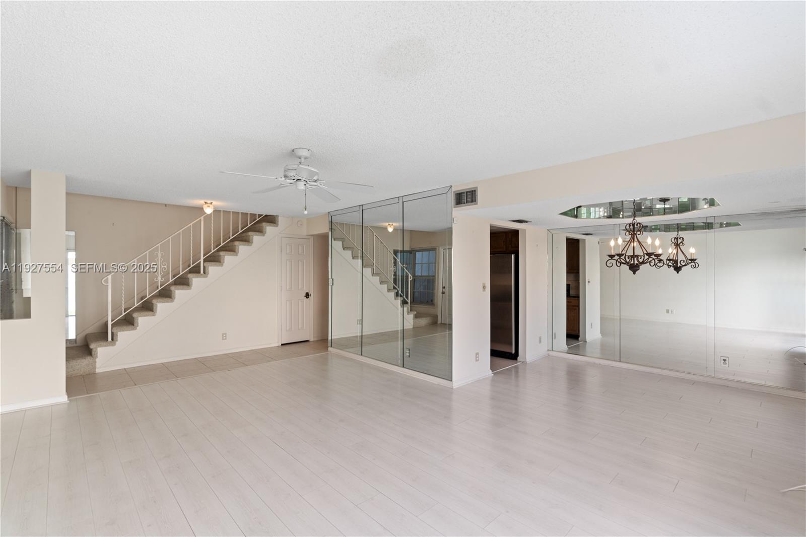 1194 Hillsboro Mile # 33