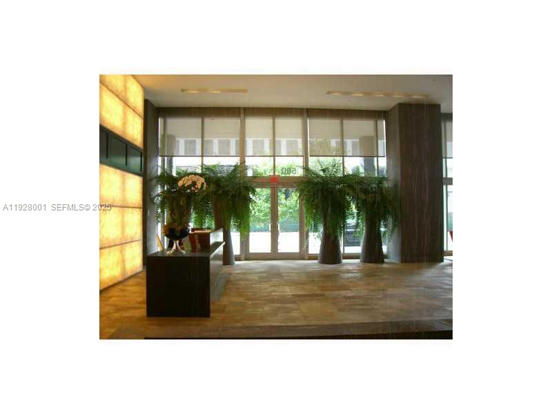 500 BRICKELL AV # 3004