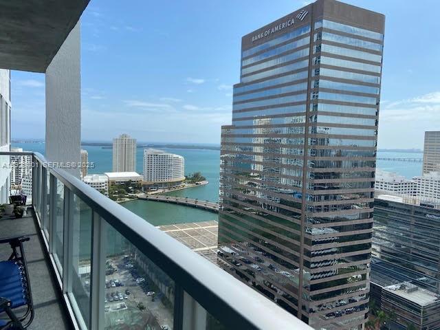 500 BRICKELL AV # 3004
