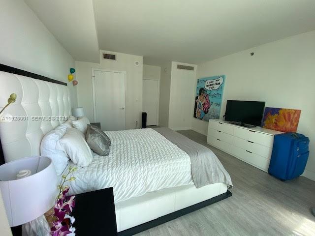 500 BRICKELL AV # 3004