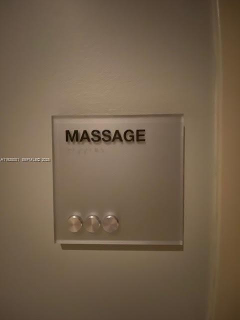 500 BRICKELL AV # 3004