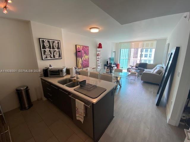 500 BRICKELL AV # 3004