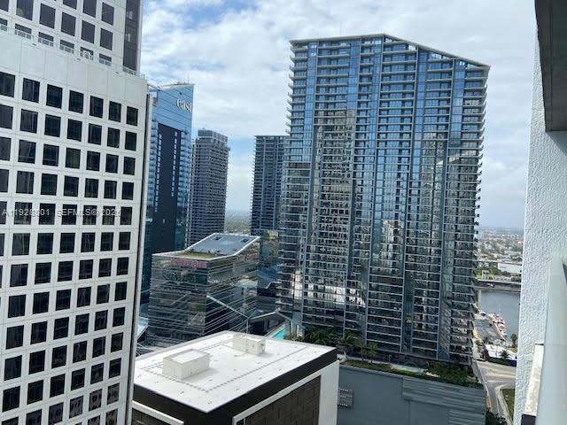 500 BRICKELL AV # 3004