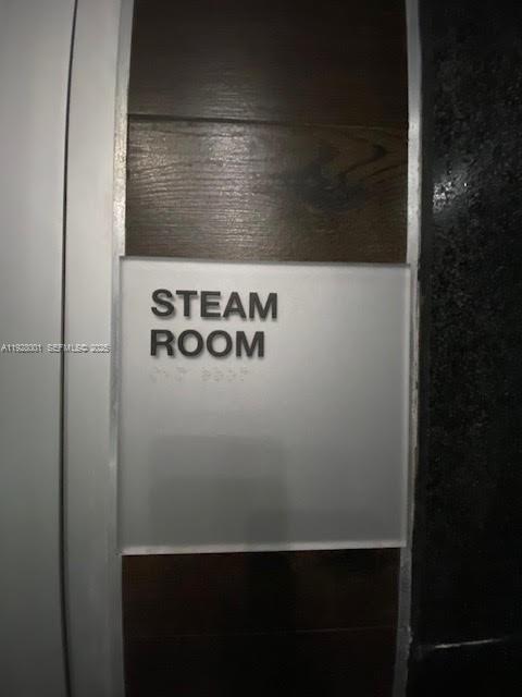 500 BRICKELL AV # 3004