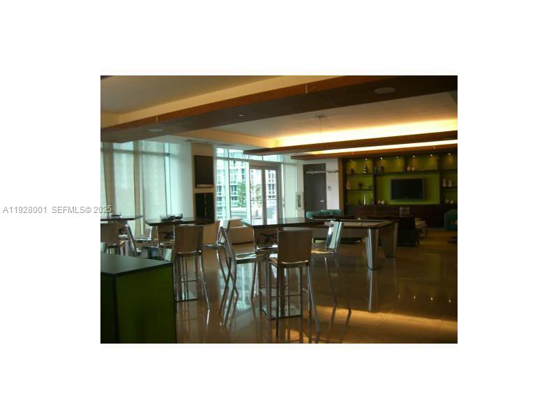 500 BRICKELL AV # 3004