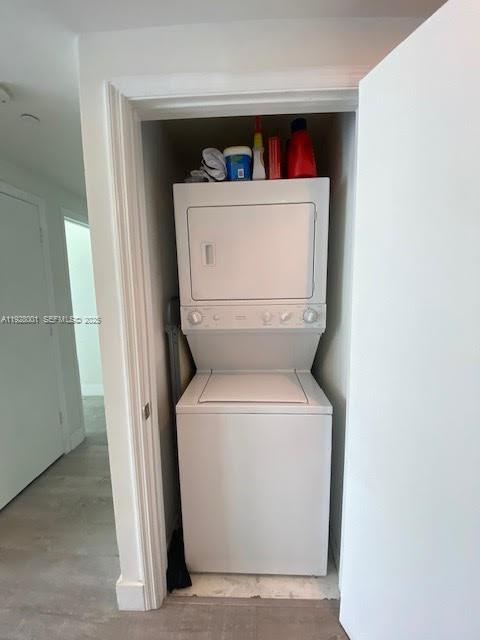 500 BRICKELL AV # 3004