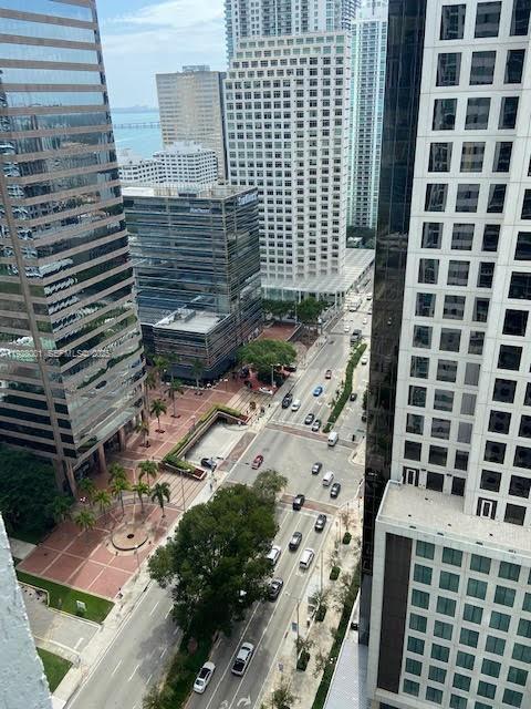 500 BRICKELL AV # 3004