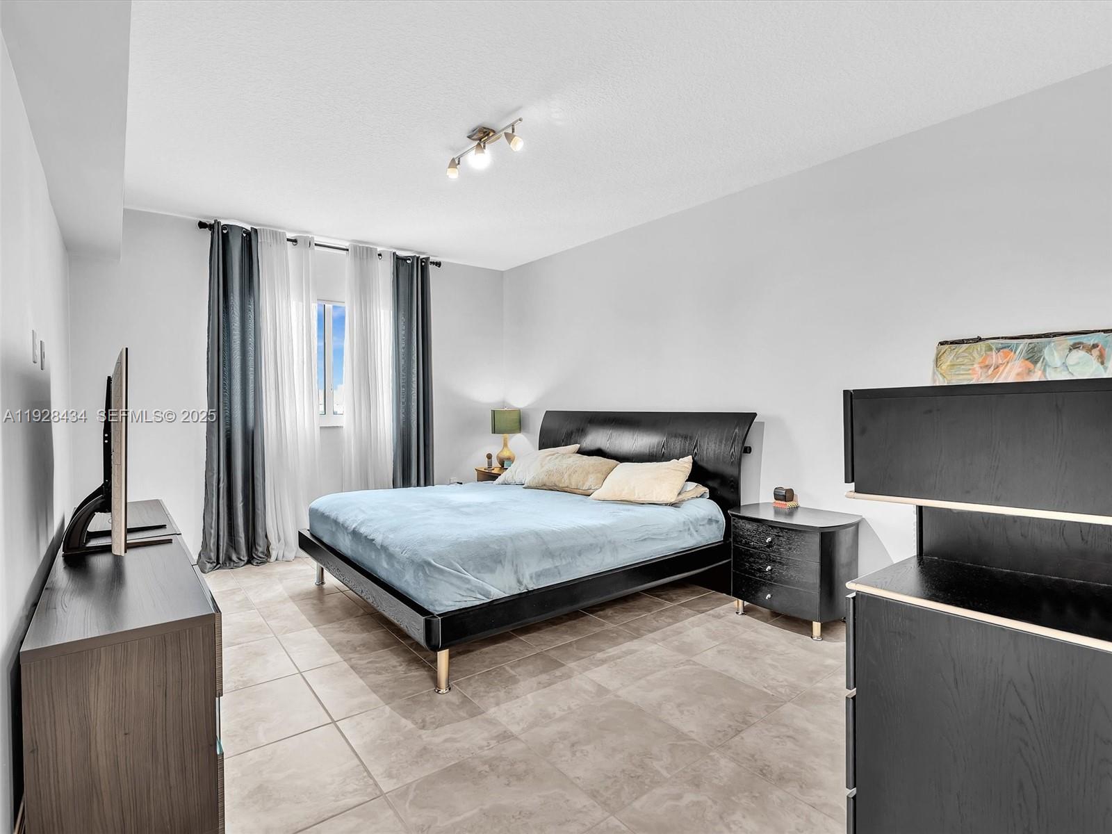 18800 NE 29th Ave # 822