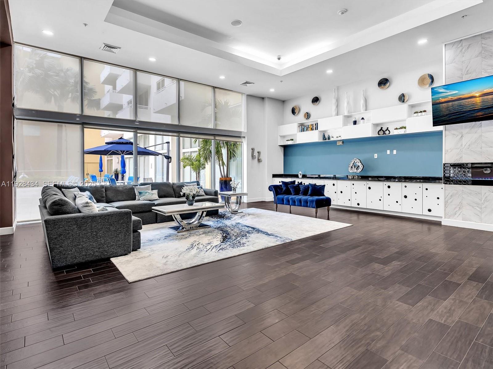 18800 NE 29th Ave # 822