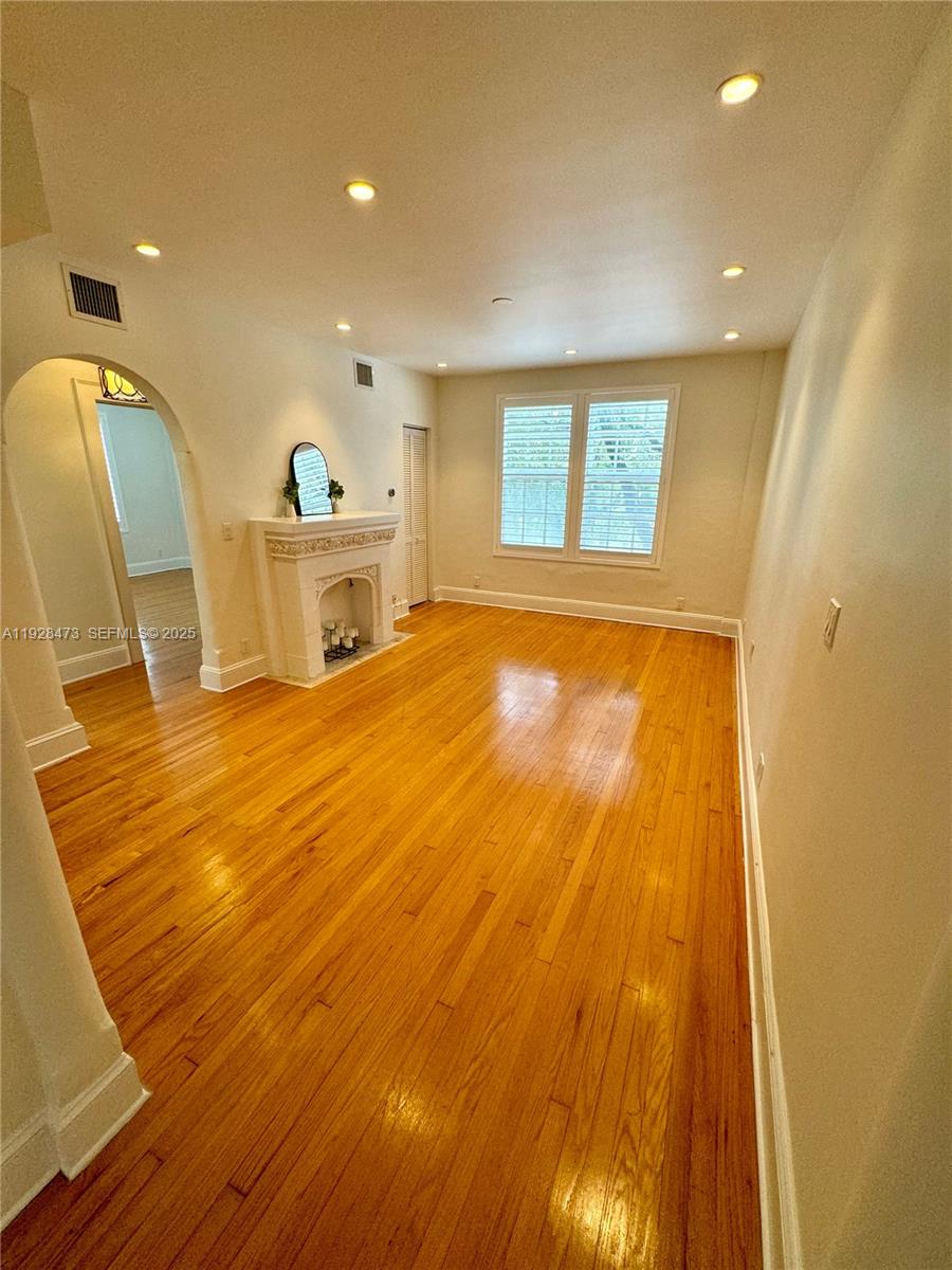 3224 Biscayne Blvd # F2