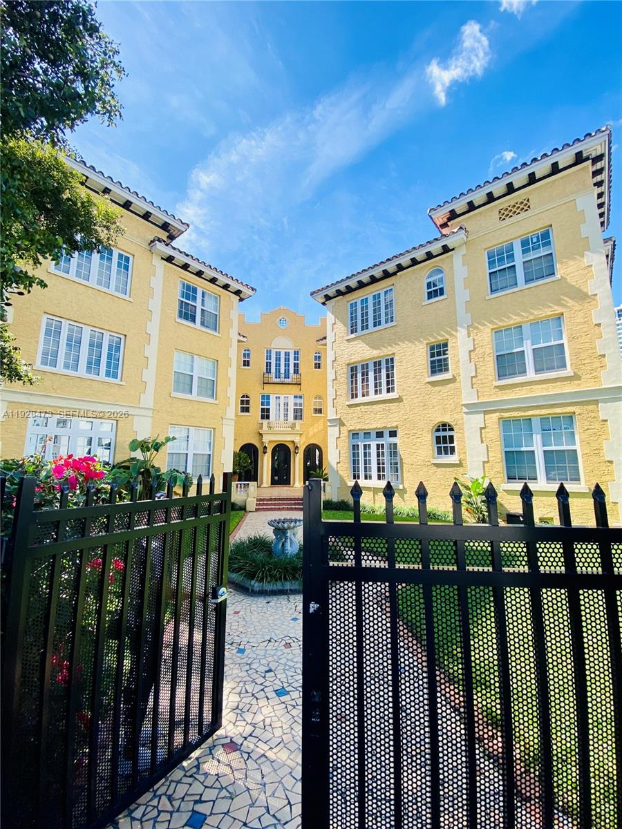 3224 Biscayne Blvd # F2