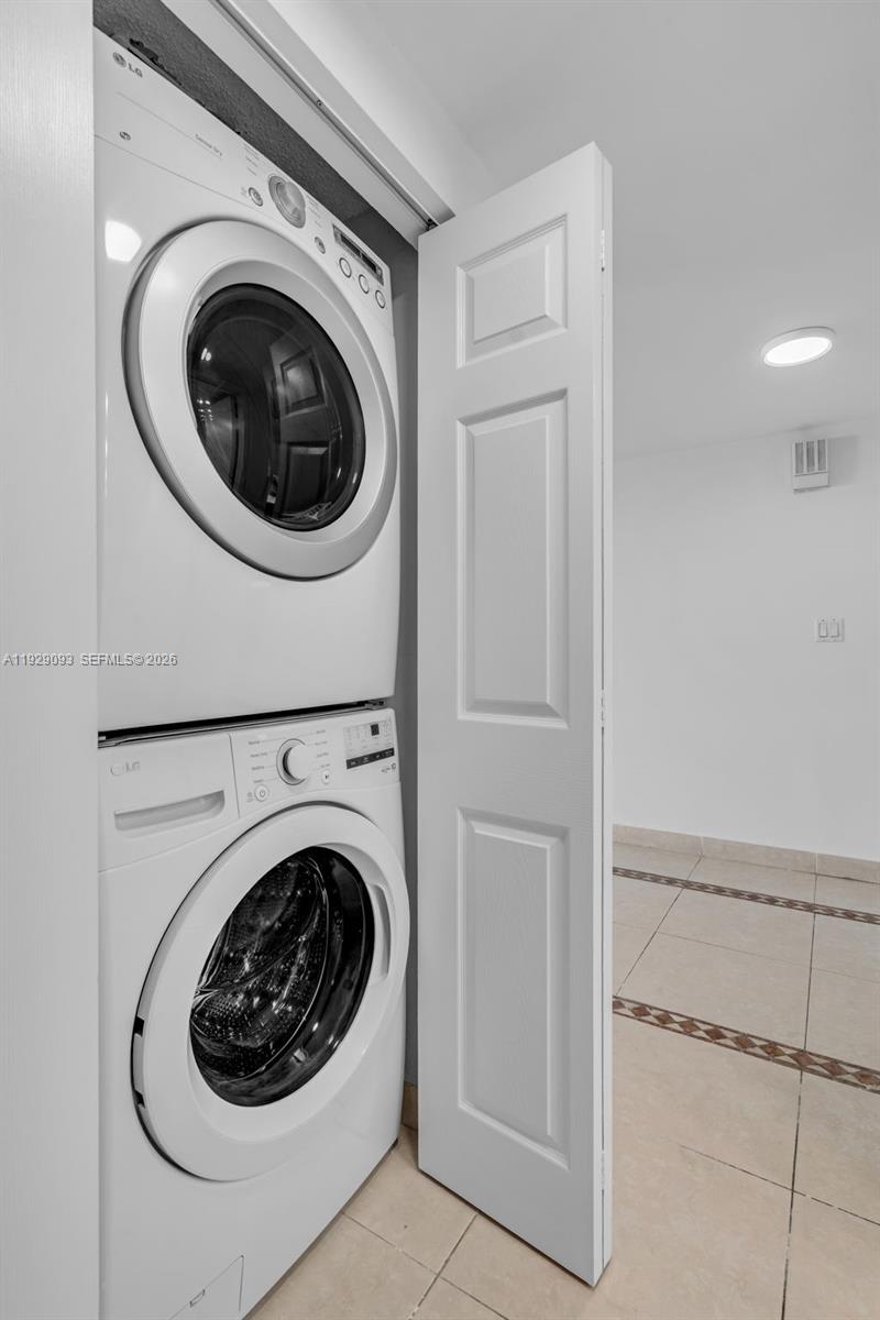 121 CRANDON BL # 248