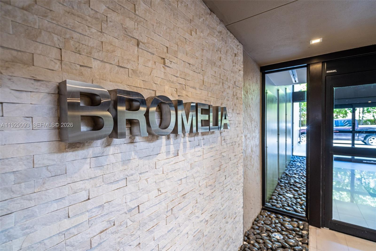 121 CRANDON BL # 248