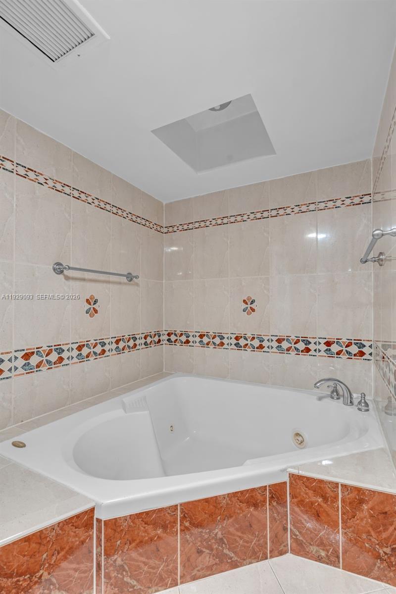 121 CRANDON BL # 248