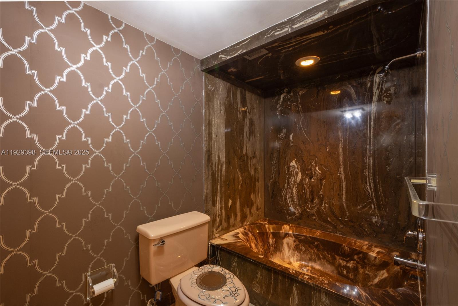 2851 NE 183rd St Unit: 2211 E