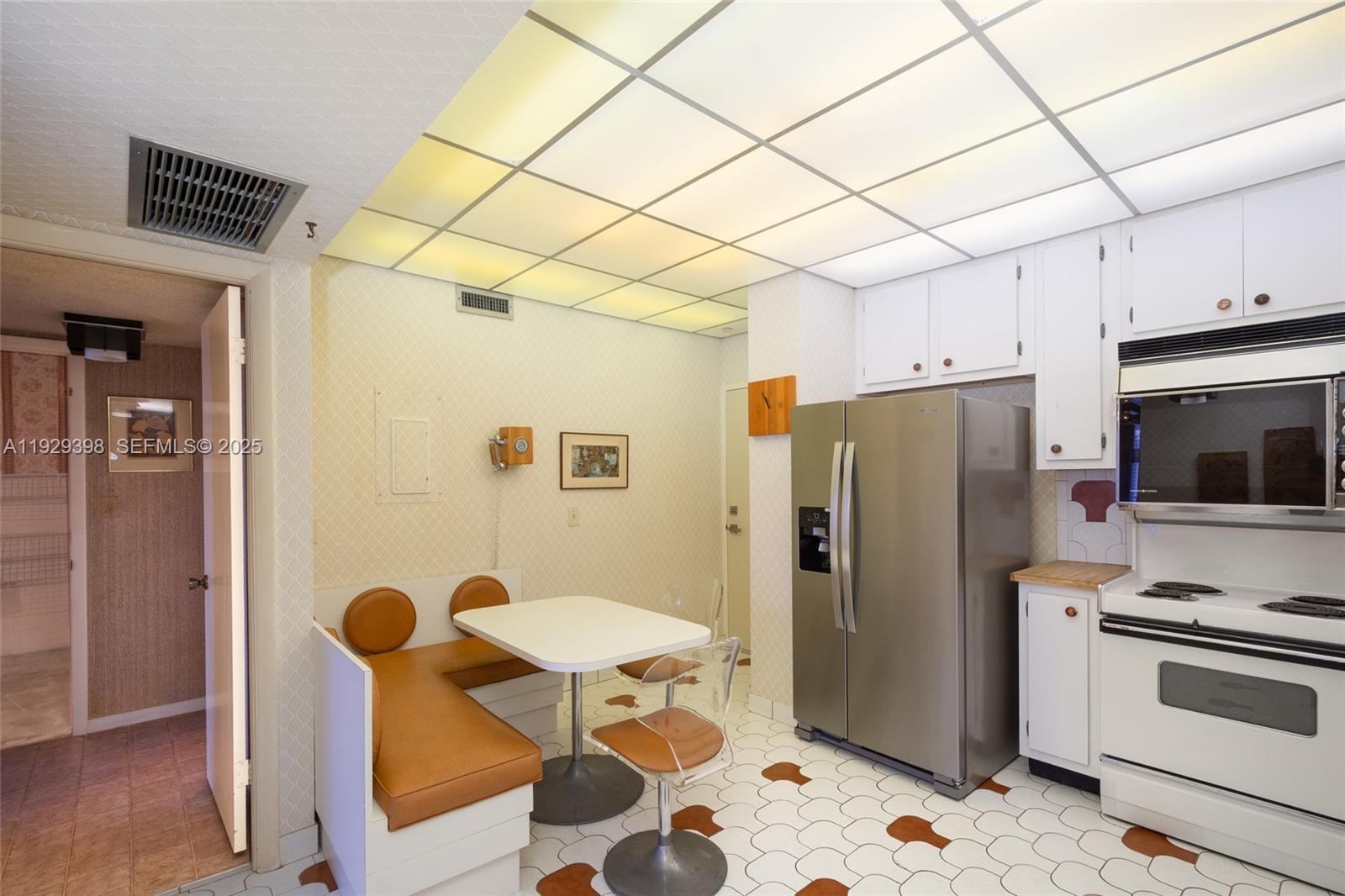 2851 NE 183rd St Unit: 2211 E