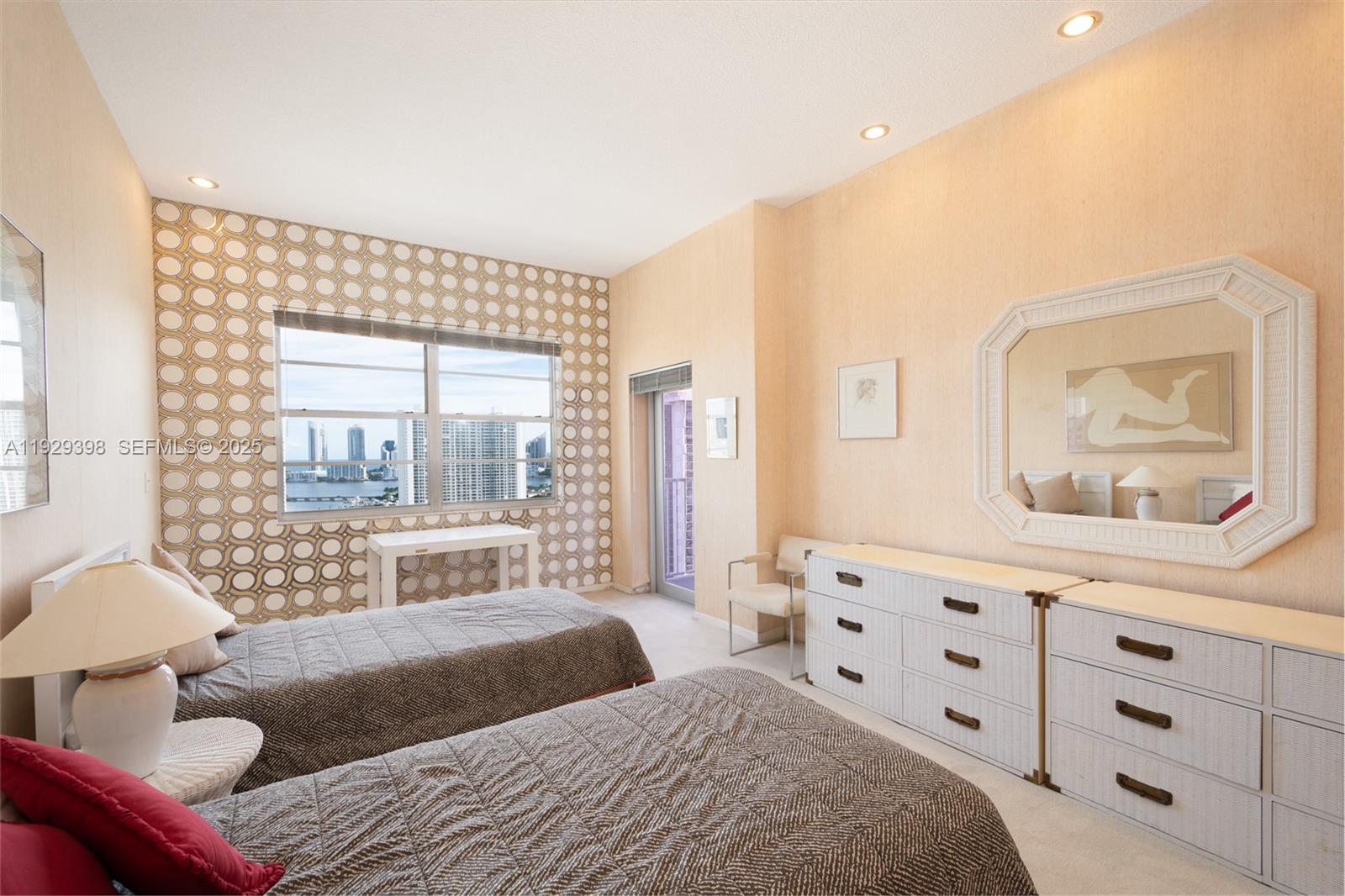 2851 NE 183rd St Unit: 2211 E