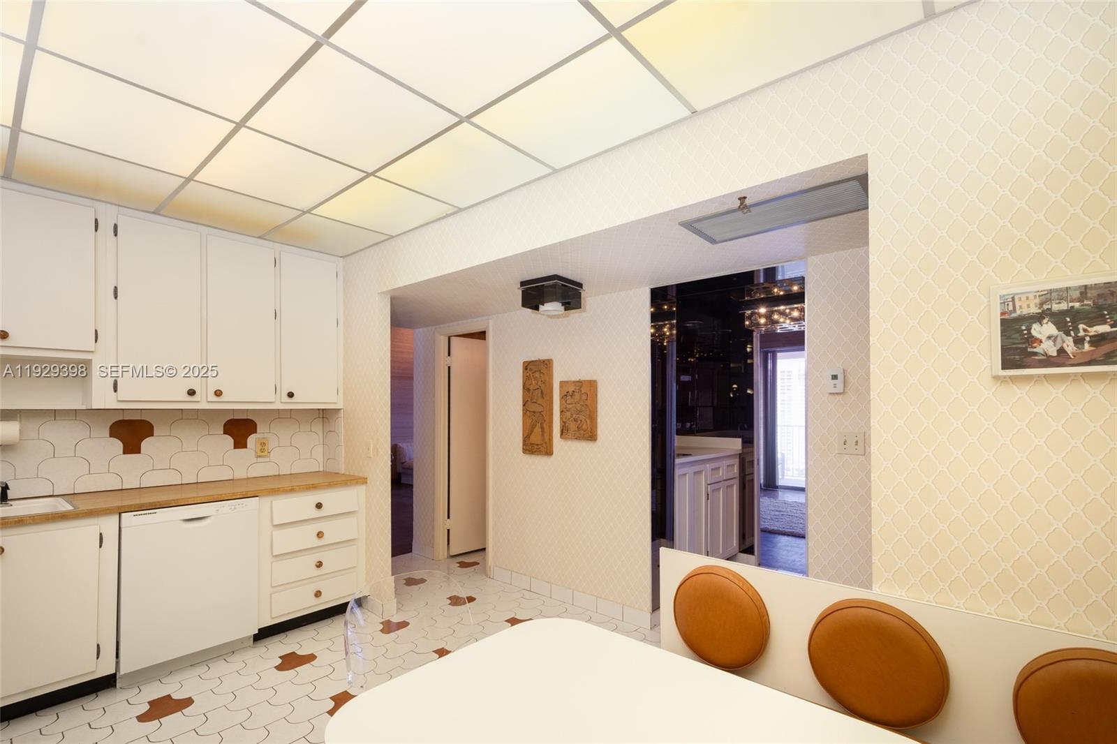 2851 NE 183rd St Unit: 2211 E