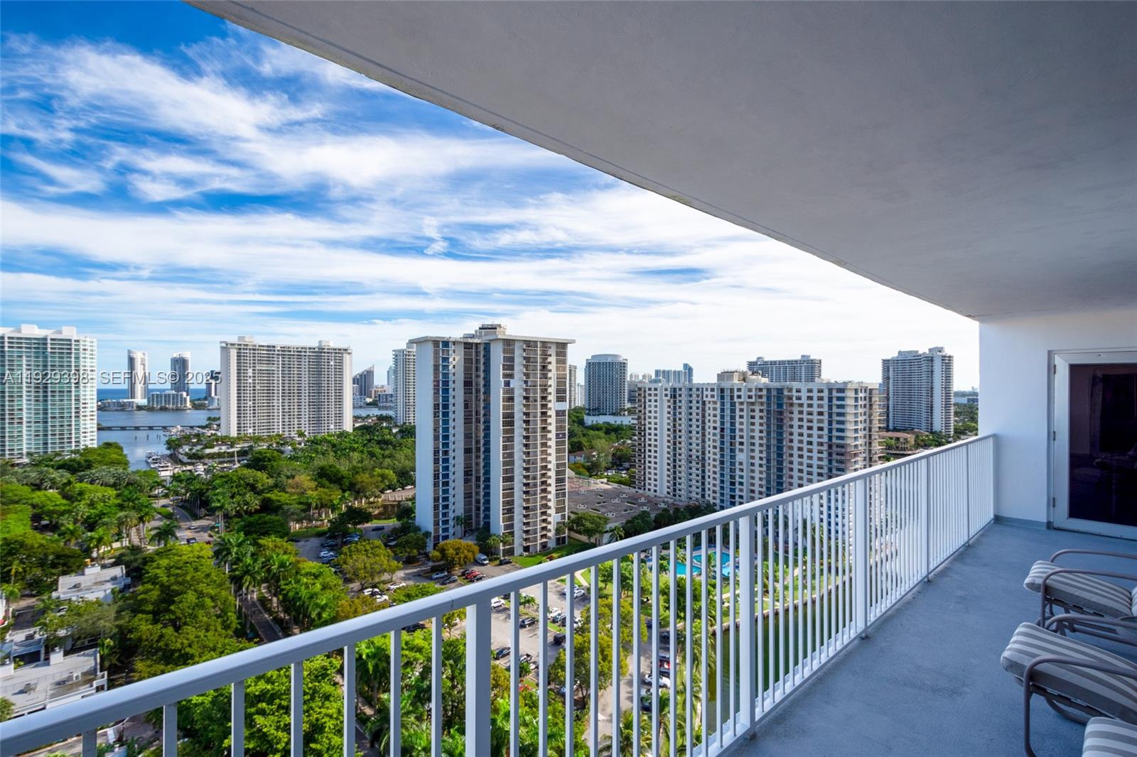 2851 NE 183rd St Unit: 2211 E