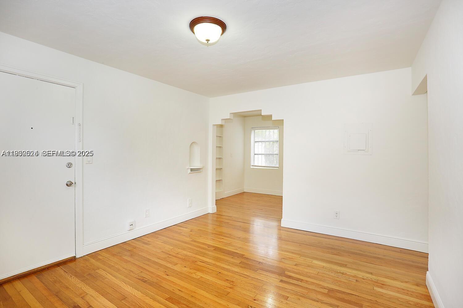 27 Phoenetia Ave # 3